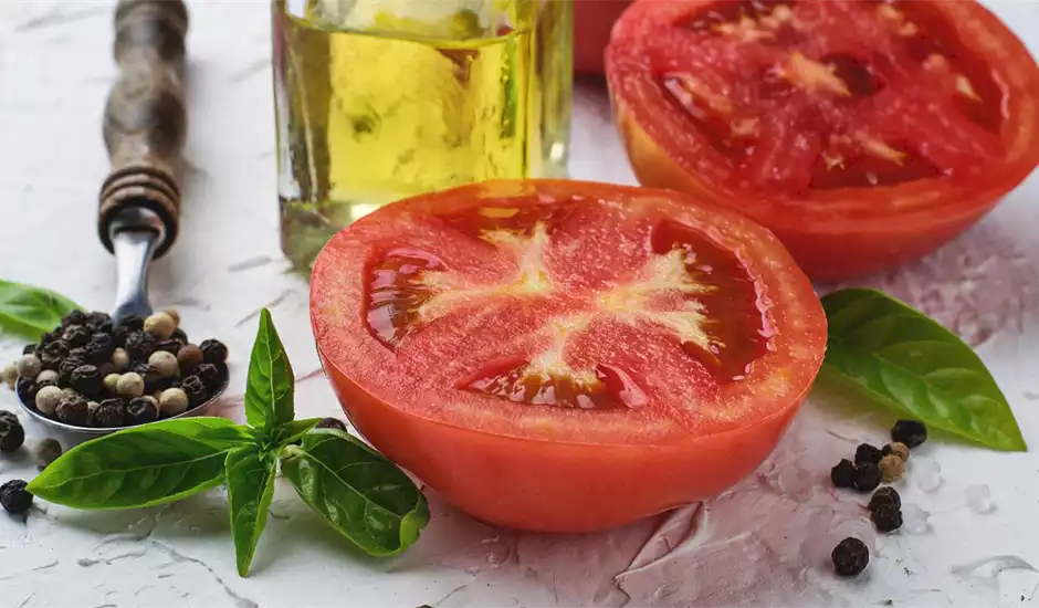 Nutritivne Činjenice o Paradajzu: Sočne Detalje o Vašem Omiljenom Crvenom Voću