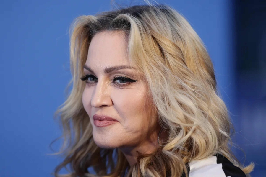 OGLASILA SE SLAVNA POP PJEVAČICA: Madonna poslala poruku građanima Irana...