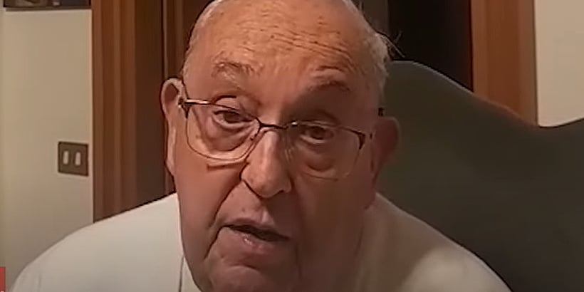 Vatikan objavio do sada neviđeni snimak pape Franje: Neformalna odjeća i emotivna poruka