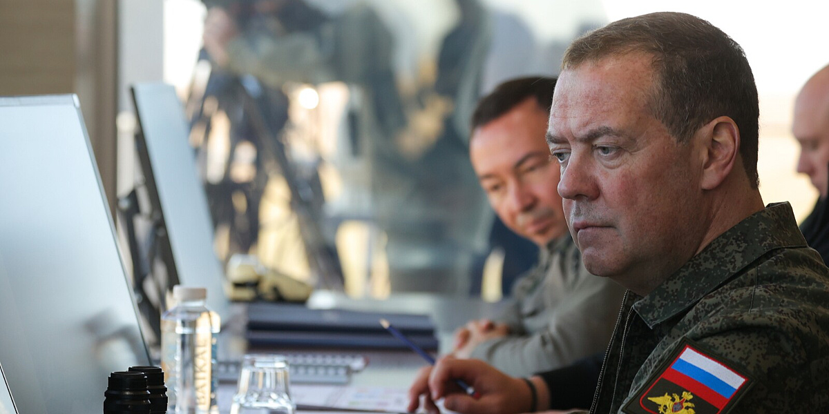 Medvedev poručio Evropljanima da se povuku iz pregovora o Ukrajini: "Tada bi Rusija brzo rije&scaron;ila sve"