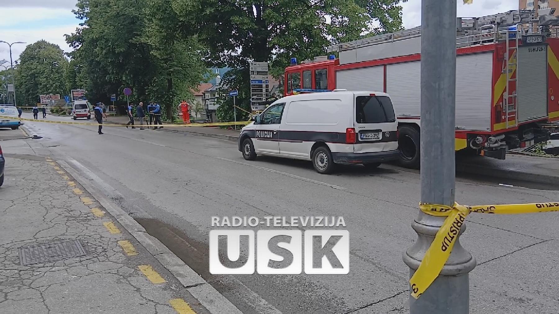 Saobraćajna nesreća u Bihaću: Putnički automobil sletio u kanal