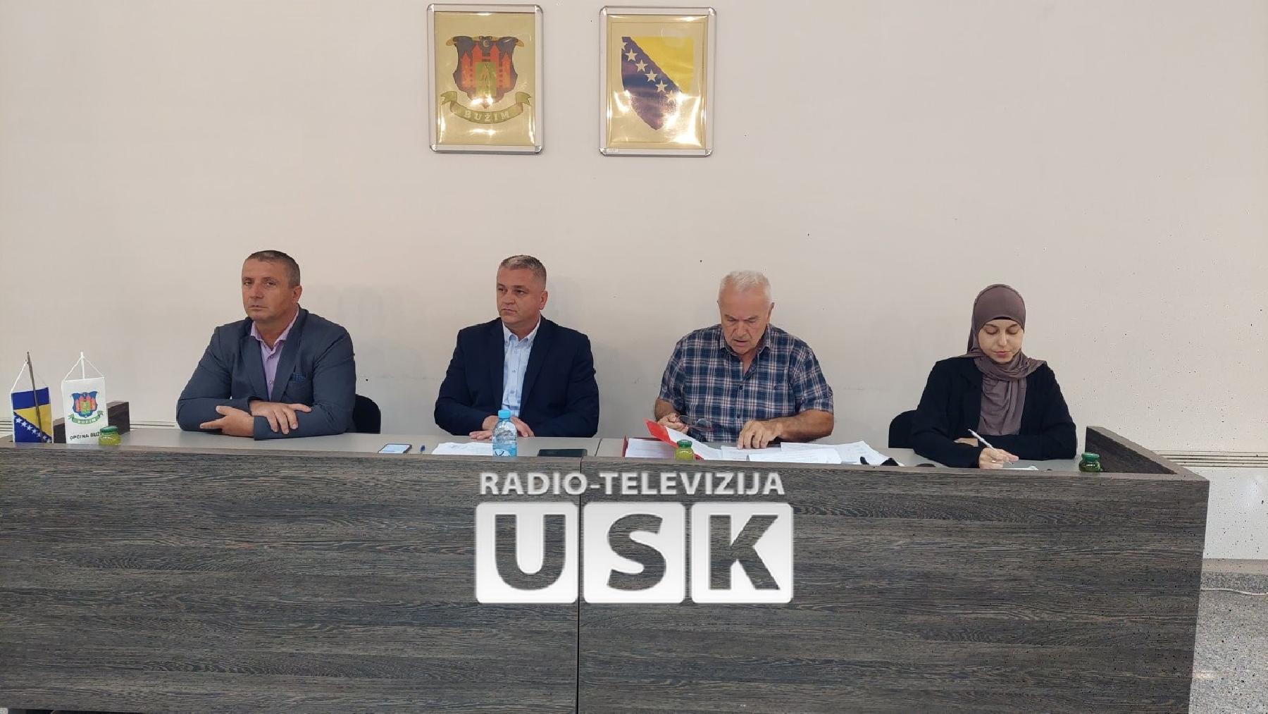 U Bužimu održan radni sastanak o izmjenama Zakona o komunalnoj djelatnosti i problemu pasa lutalica