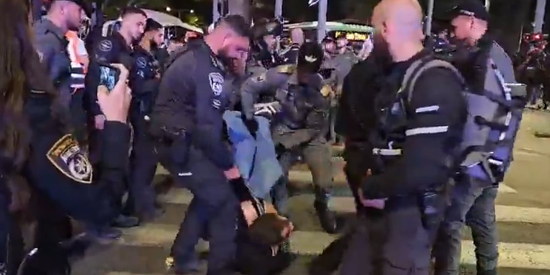 Hiljade ljudi na ulicama Tel Aviva zbog Netanyahuovog skandala: Policija se sukobila s demonstrantima