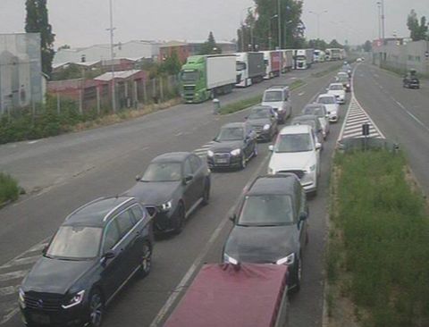 Duge kolone na graničnim prijelazima iz Bosne i Hercegovine uz moguće zastoje zbog novih procedura registracije putnika