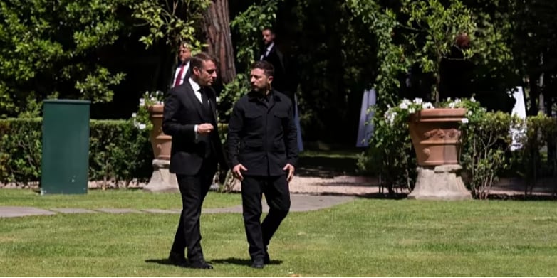 Macron: Ukrajina je spremna na prekid vatre, Putin mora dokazati da želi mir
