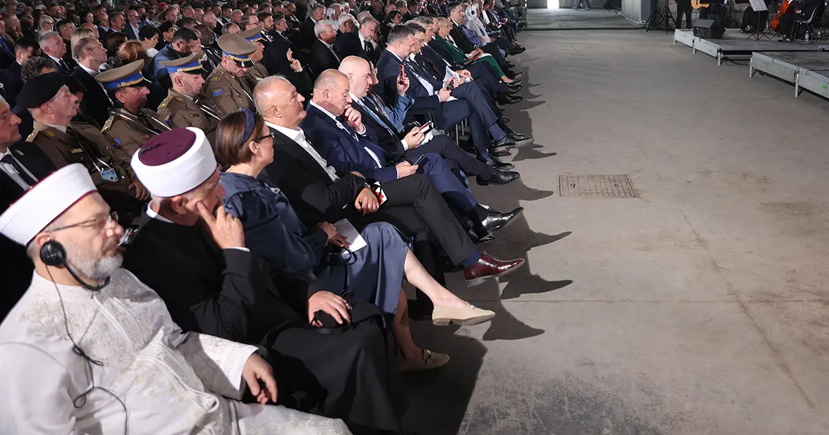 &Scaron;vedska &scaron;efica diplomatije: Odajmo počast žrtvama boreći se za budućnost obilježenu mirom, tolerancijom