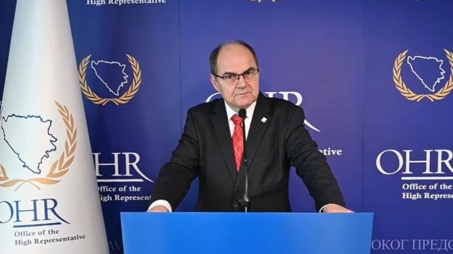 Schmidt razmatra zabranu rada SNSD-a i Dodika!