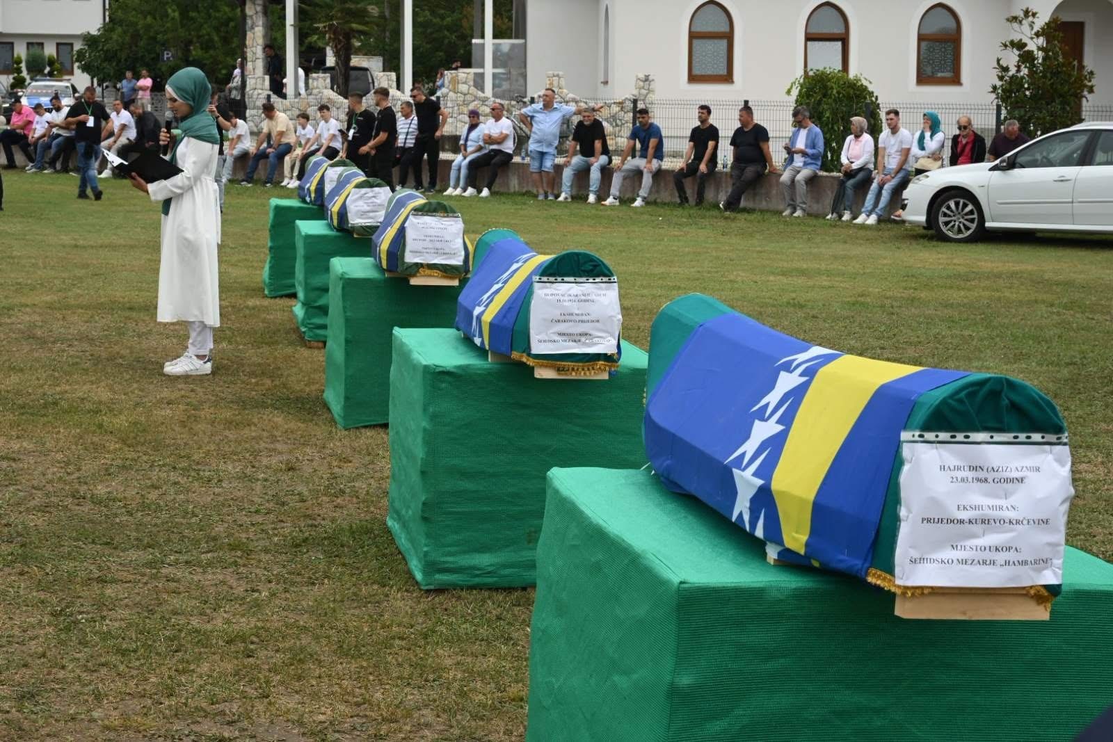 U Kamičanima održana kolektivna dženaza za pet žrtava ratnih zločina iz 1992. godine