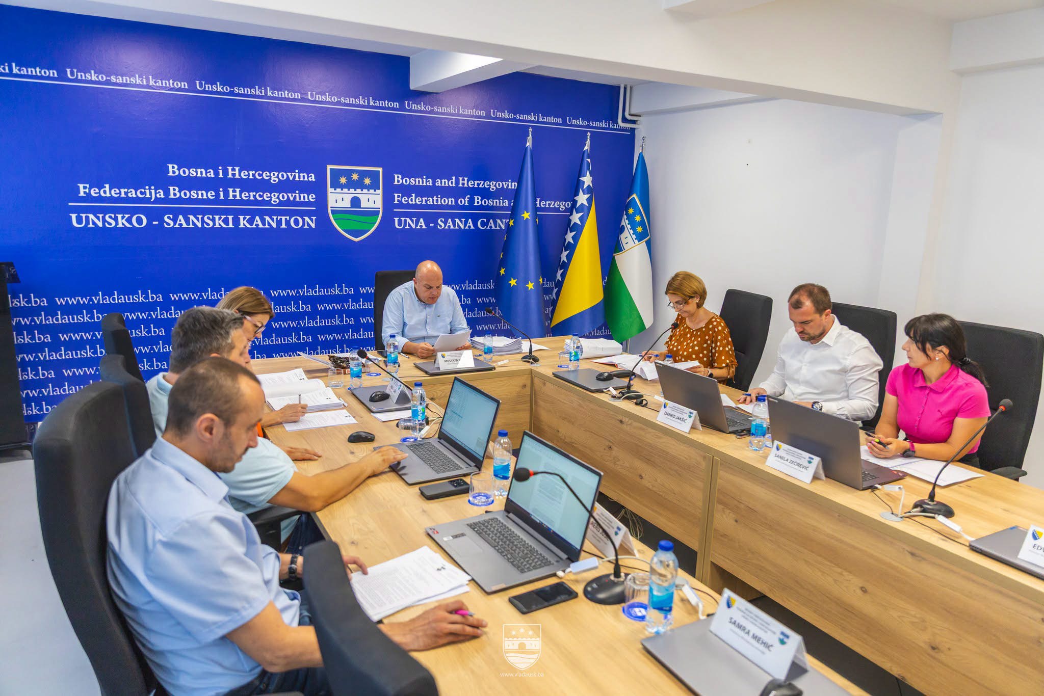 Vlada Unsko-sanskog kantona odobrila vi&scaron;e od 9,7 miliona KM za infrastrukturne i socijalne projekte