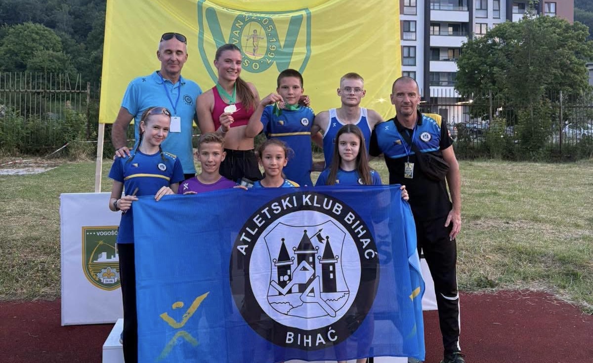 Mladi atletičari AK Bihać briljirali na međunarodnom mitingu u Vogo&scaron;ći s devet osvojenih medalja