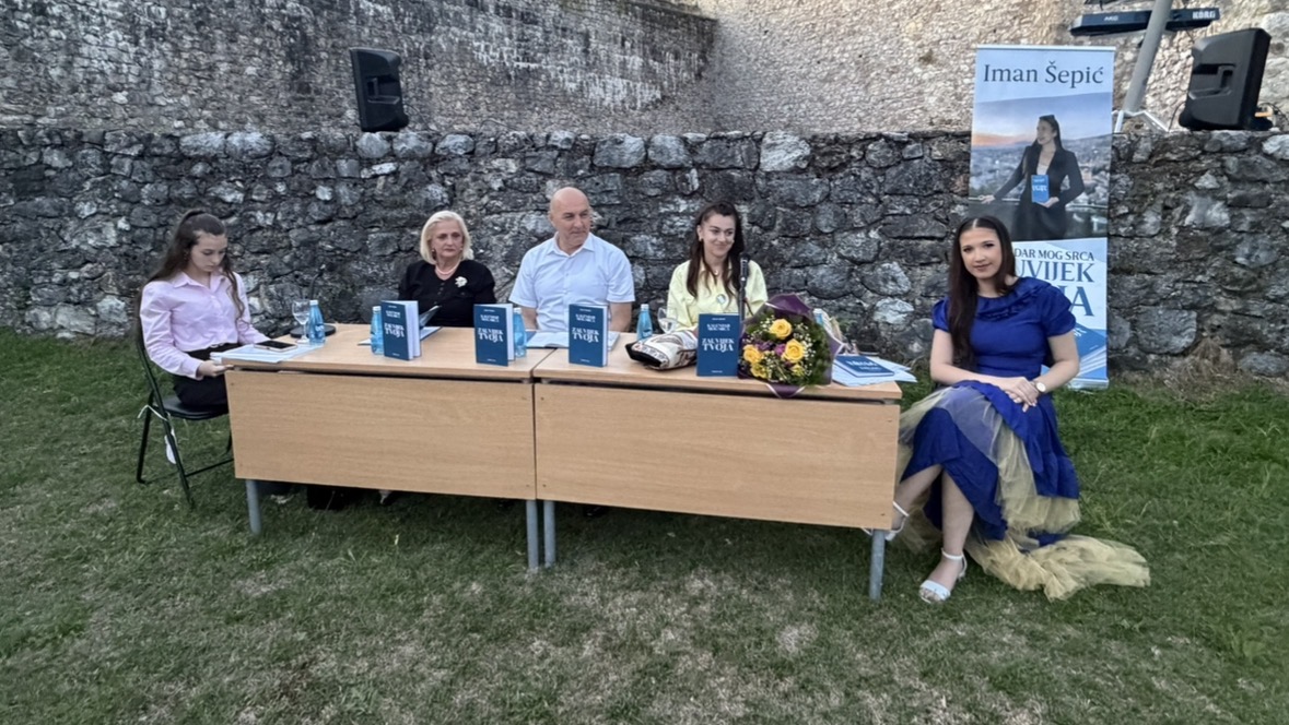 U Cazinu promovirana prva zbirka poezije Iman &Scaron;epić pod nazivom &bdquo;Zauvijek tvoja