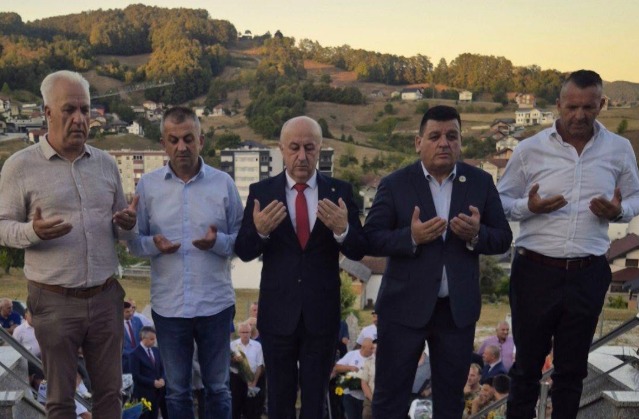 Manifestacija "Slobodarski dani vite&scaron;kog grada Bužima" zavr&scaron;ena uz počast generalu Izetu Naniću