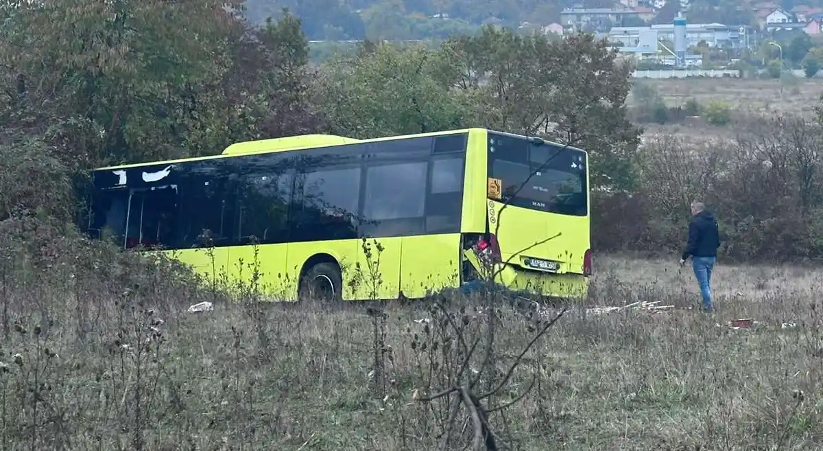 Autobus izletio u Husinu: povrijeđeno 11 osoba, MUP TK navodi da uzrok još nije poznat