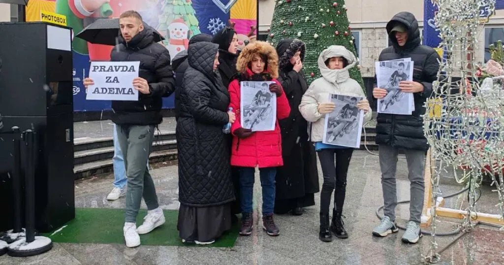 Mirno okupljanje nakon smrti Adema Ju&scaron;ića