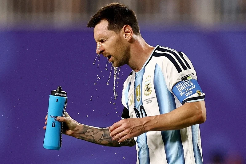 Argentina traži od FIFA-e dozvolu za nastup u plavim dresovima protiv Engleske