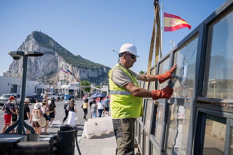Uklonjena granična ograda između Gibraltara i &Scaron;panije omogućava slobodno kretanje ljudi prema sporazumu EU i UK nakon Brexita