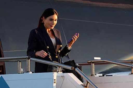 Laura Loomer izrazila islamofobnu podr&scaron;ku Ukrajini, Sophie Fullerton ukazuje na ulogu muslimana u odbrani zemlje