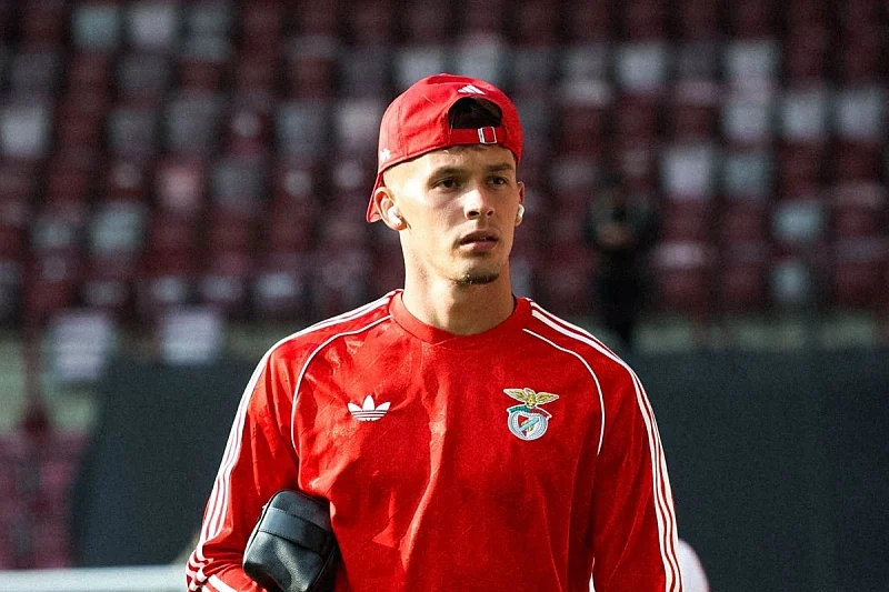 Dedić se vratio u startnu postavu Benfice i odigrao 90 minuta usred glasina o transferu u Englesku