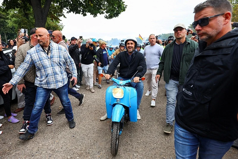 Ulrich Siegmund predvodi skup AfD-a u Saksoniji-Anhalt vozeći Simson moped, koristeći nostalgiju za Istočnom Njemačkom