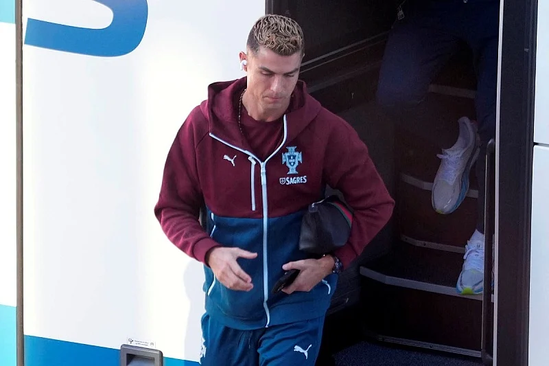 Detalji drame na aerodromu: Selektor i predsjednik saveza trčali za Ronaldom i uzalud ga molili da se predomisli