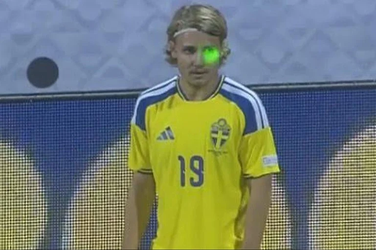 Nogometni savez &Scaron;vedske prijavio policiji: Sebastian Nanasi ometan laserom u Zenici