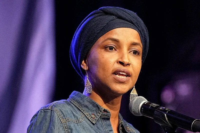 Američki agenti pretresli dom kongresmenke Ilhan Omar u istrazi o imigraciji, desničari tvrde da se udala za brata
