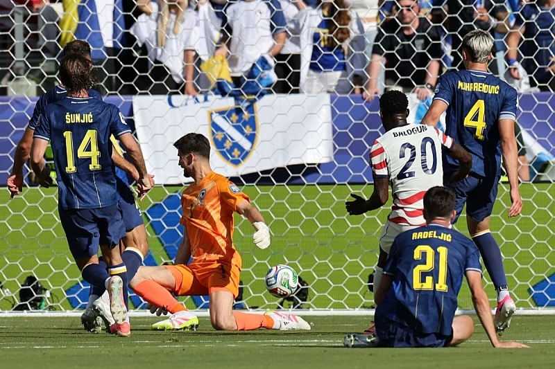 FIFA mijenja pravila nakon skandala s Balogunom i crvenog kartona protiv BiH
