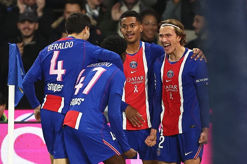 Paris Saint-Germain pobijedio Lyon 2:0 na Parku prinčeva i preuzeo prvo mjesto