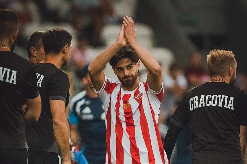 Predsjednik Cracovije Murat Colak u sukobu s vlasnikom Robertom Platekom oko prodaje Hasića i Traorea
