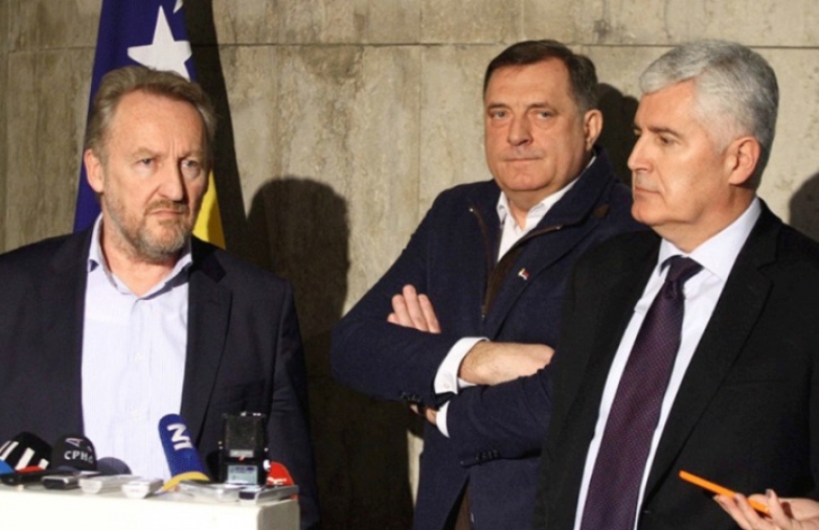 AP: Kurt Bassuener upozorava da jačanje nacionalnih stranaka nakon izbora prijeti stabilnosti BiH