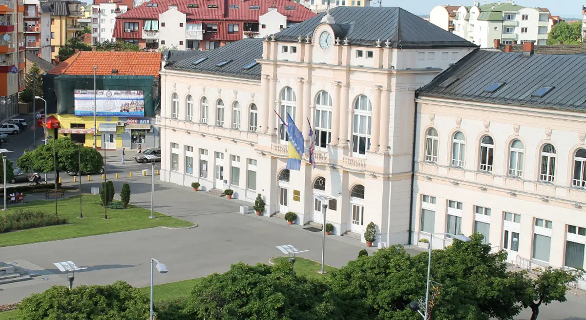 Oko 300 radnika Gradske uprave poslano kući, rečeno im da više nisu u radnom odnosu