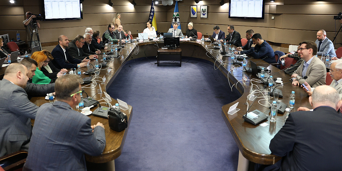Kanalizacioni sistem na Trebeviću predat ViK-u, zatražena istraga o de&scaron;avanjima na bazenu na Otoci