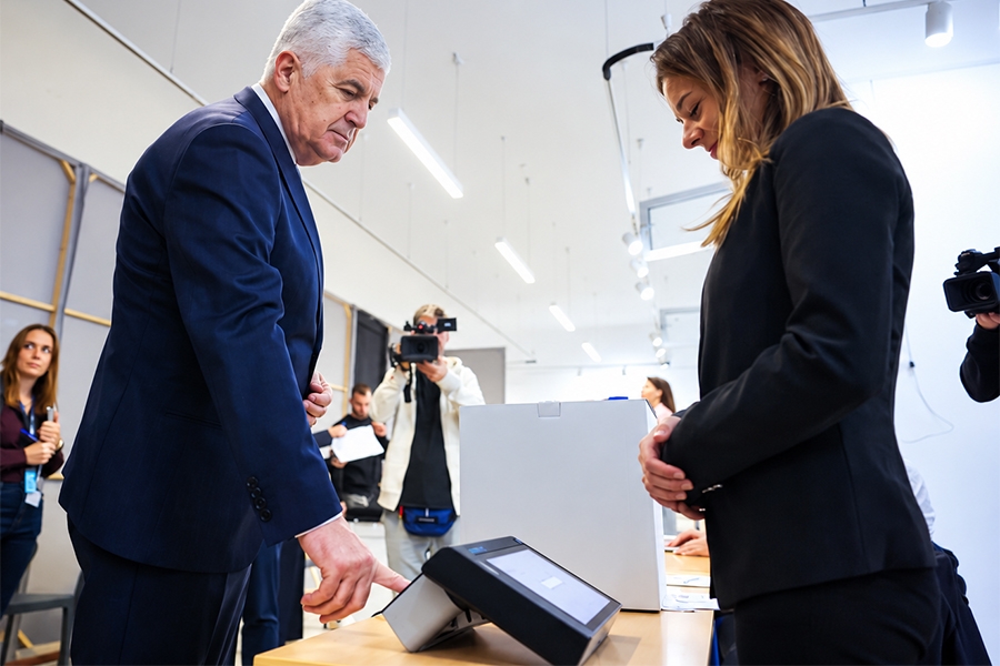 Dragan Čović, lider HDZ-a BiH, glasao u Mostaru i rekao da je postupak trajao 10 do 12 minuta