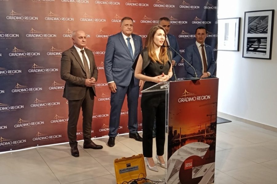 SIT GLADNOG NE RAZUMIJE: Dodik i njegov režim donose helikopterima nova stara obećanja na jug RS (VIDEO)