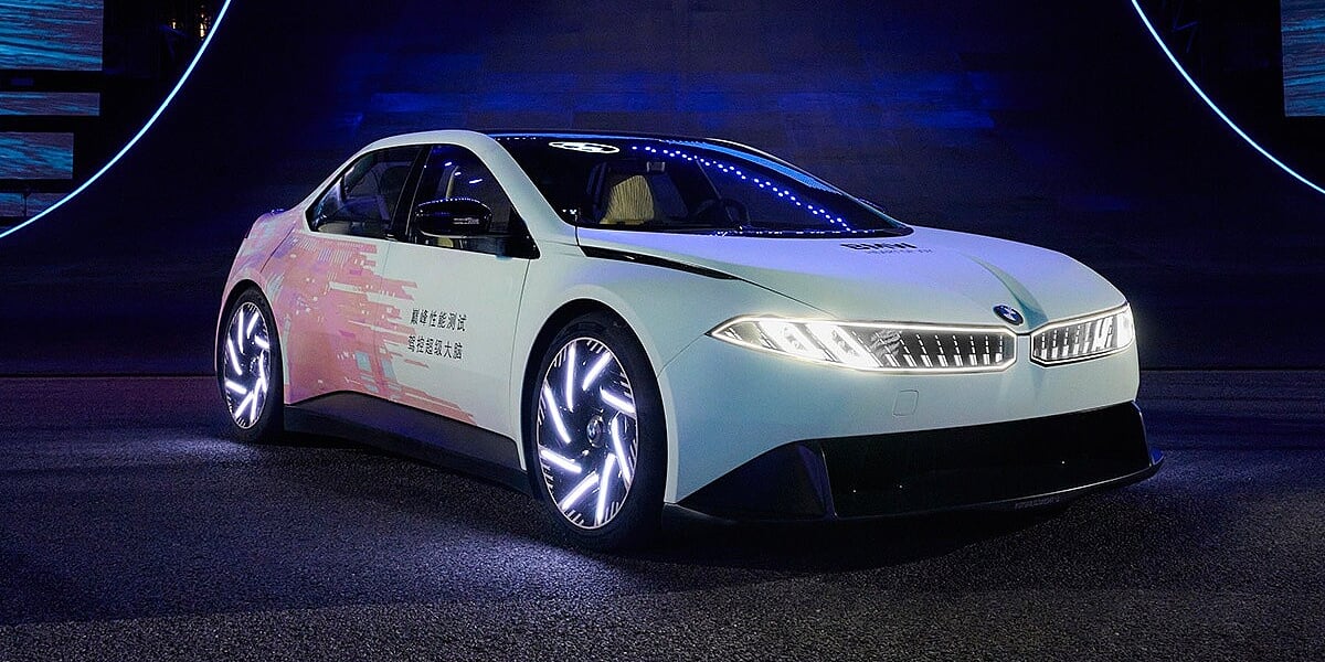 BMW predstavio najsnažniji prototip Vision Driving Experience