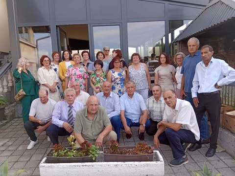 Obilježena 45. godi&scaron;njica mature Ekonomske &scaron;kole Cazin | Cazin.NET