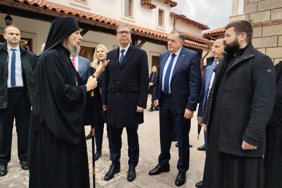 DOČEKAO GA DODIK: Vučić prisustvovao svečanosti povodom otvaranja bolnice