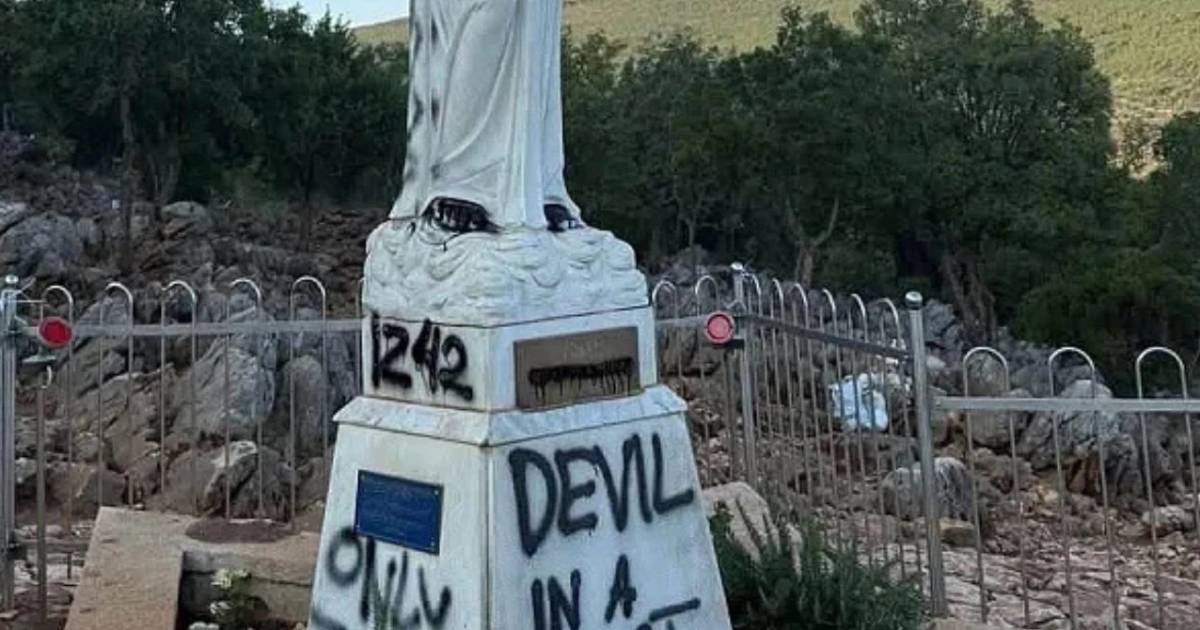 Natpis &ldquo;IZ42&rdquo; pronađen na Gospinom kipu u Međugorju, policija istražuje motive vandalizma