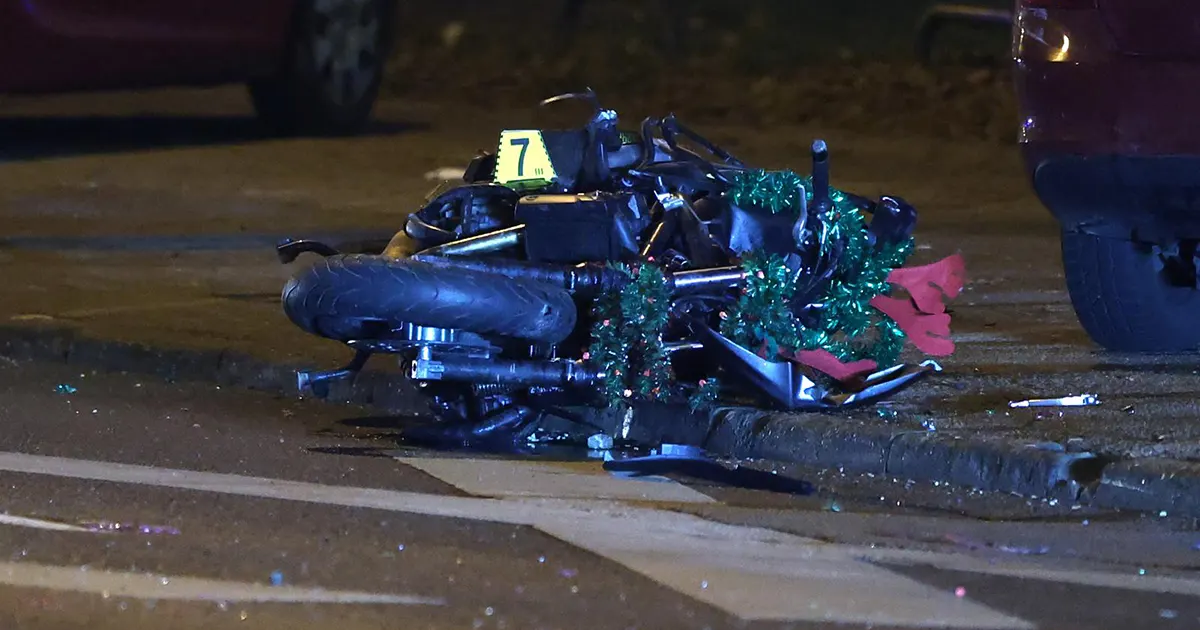 Motociklista bez vozačke dozvole te&scaron;ko povrijeđen u sudaru u Vogo&scaron;ći, prevezen na KCUS