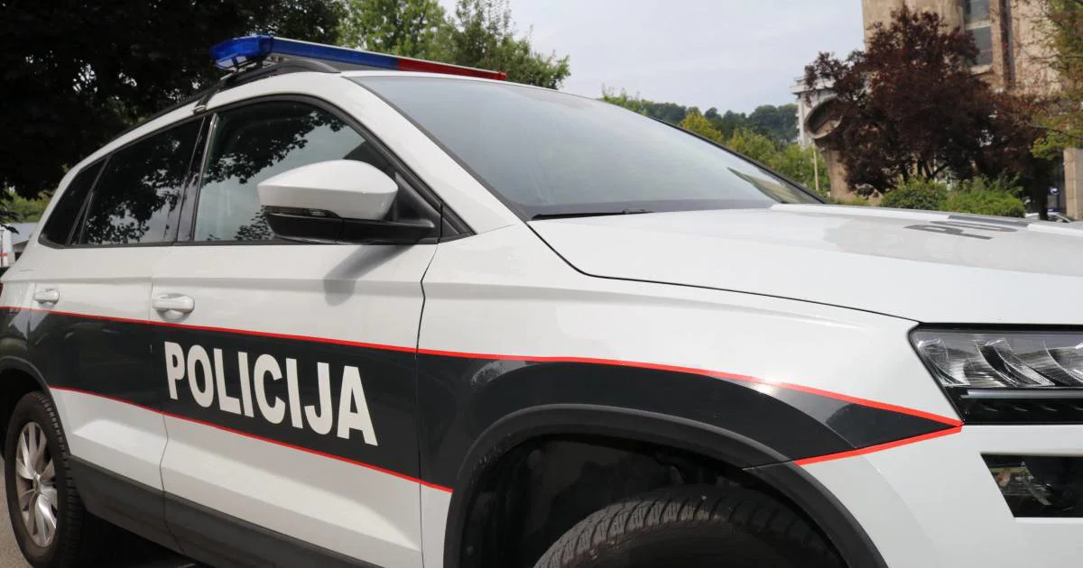 Saobraćajna nesreća u Gnojnici: Jedna osoba poginula, tri povrijeđene, saobraćaj obustavljen