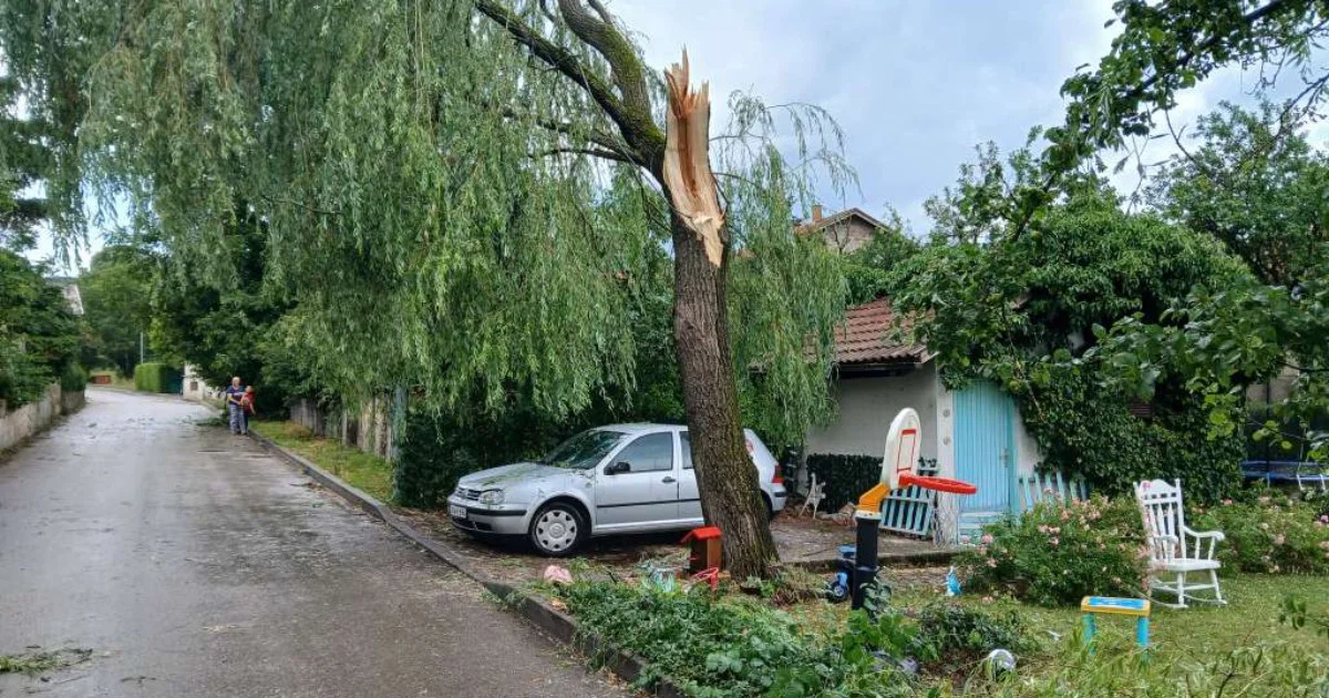 Olujno nevrijeme uzrokovalo štetu na porodičnim objektima u Tomislavgradu