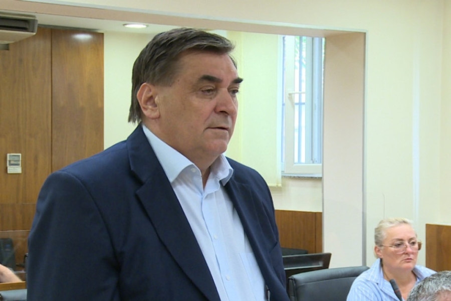 Autor viralnog video-snimka navodi povezanost Obrena Petrovića s aferama i izbornim neregularnostima u Doboju