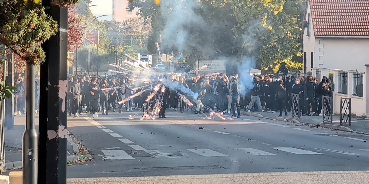La Voix du Nord: 15-godi&scaron;njem učeniku u Lensu, navodno, &scaron;ok bomba otkinula ruku tokom protesta
