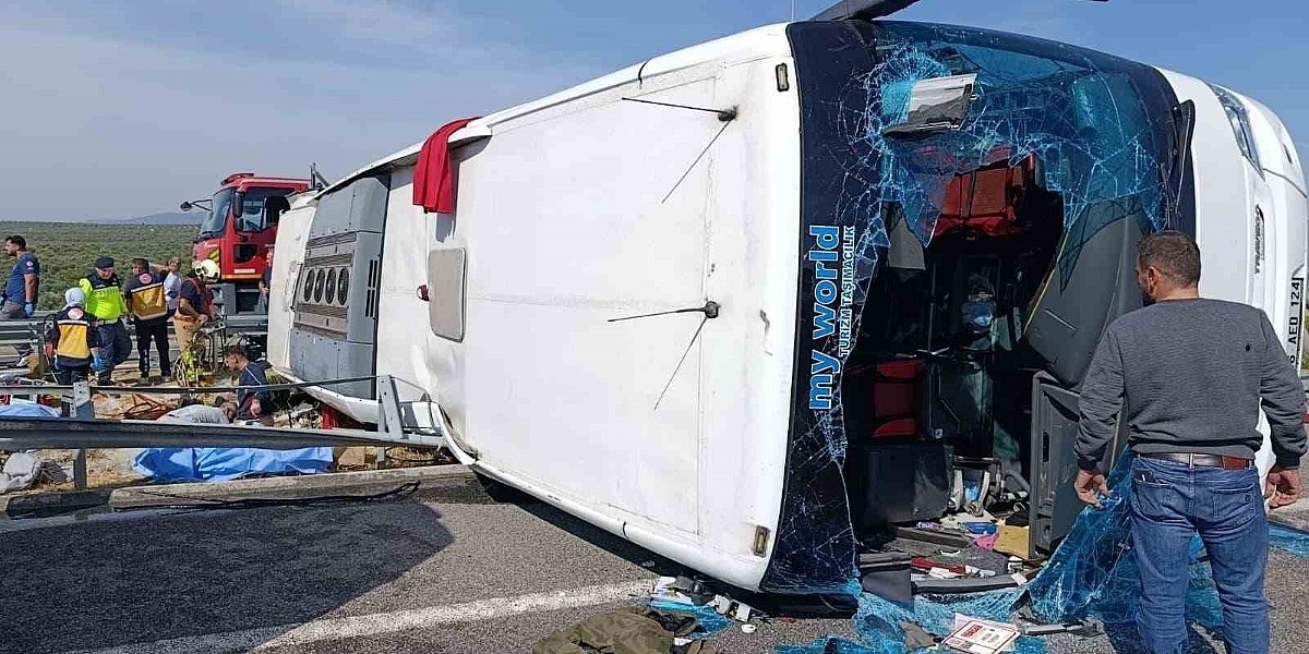 Te&scaron;ka nesreća u Turskoj: Autobus se sudario s kamionom, poginulo 11 osoba