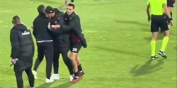 Edis Mulalić isključen nakon reakcije na odluku sudije Antonija Bandića u duelu s Željezničarom