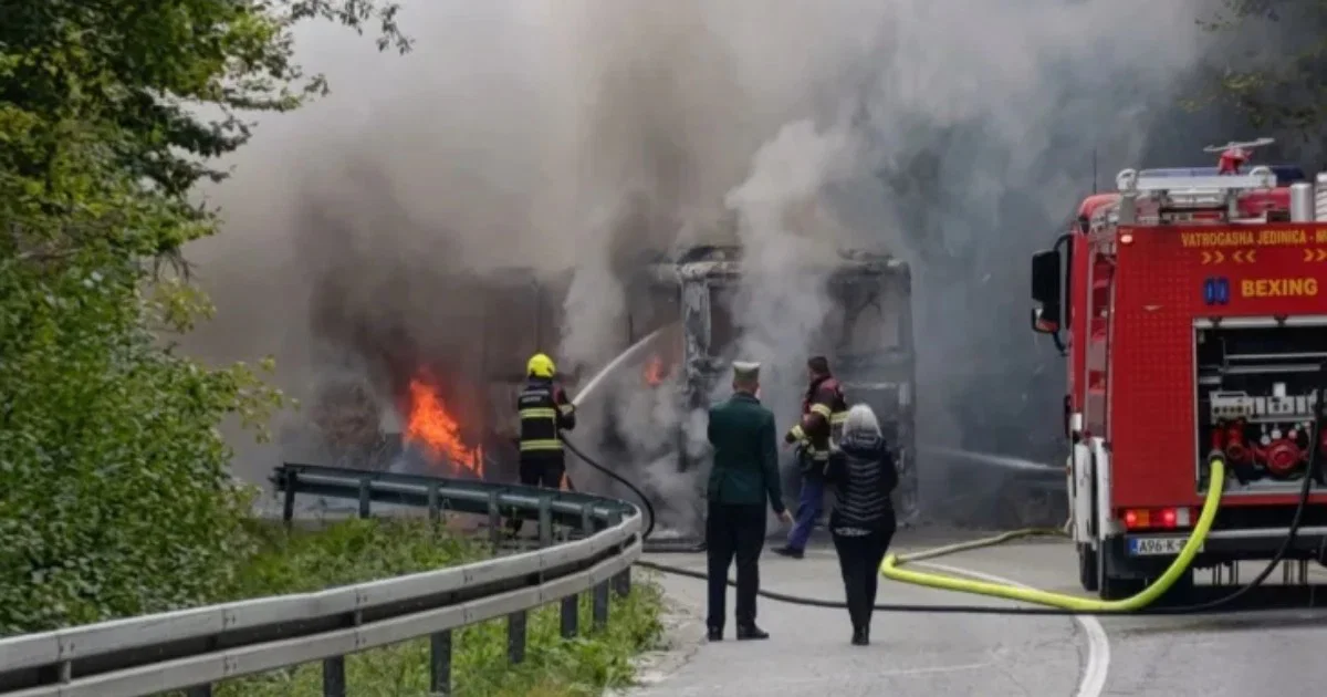 Požar na autobusu u Jasenovom Dolu, nema povrijeđenih, sumnja se na samozapaljenje