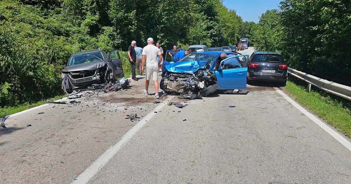 Saobraćajna nesreća na M18 između Živinica i Kladnja, jedna osoba poginula, dvije povrijeđene