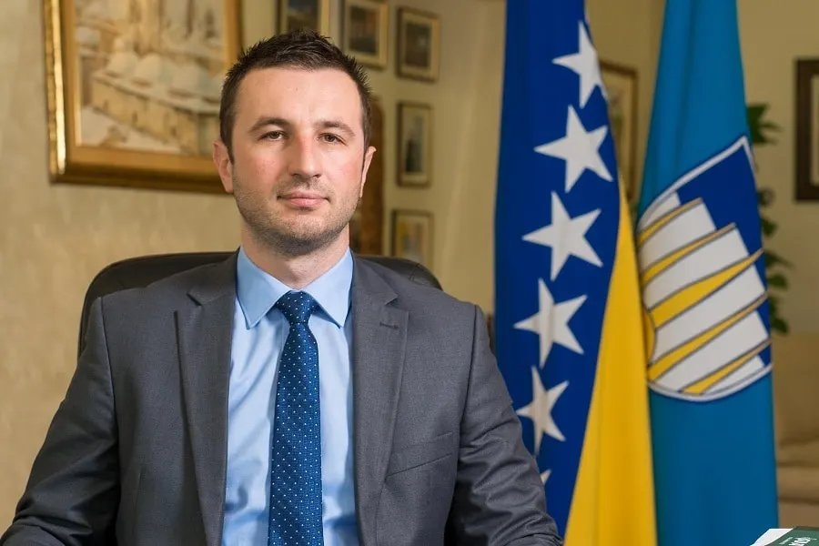 SEMIR EFENDIĆ JE RAZOTKRIO SVOJU STRATEGIJU ZA PREGOVORE O VLASTI: Tražit će najmoćnije pozicije, a na jednom pitanju već je reterirao