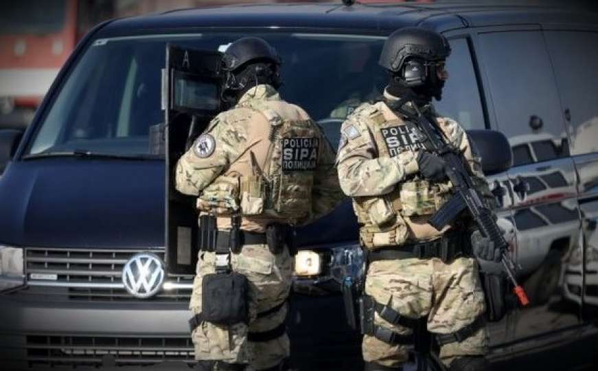 Identitet uhap&scaron;enog u Velikoj Kladu&scaron;i po potjernici Interpola iz Beča otkriven - riječ je o Damiru Hovanu