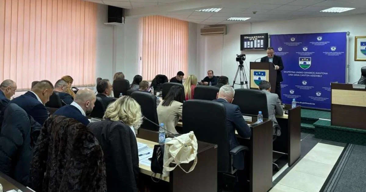 Vlada Unsko-sanskog kantona smijenjena, novi premijer Ibrahim Dizdarić očekuje imenovanje ministara